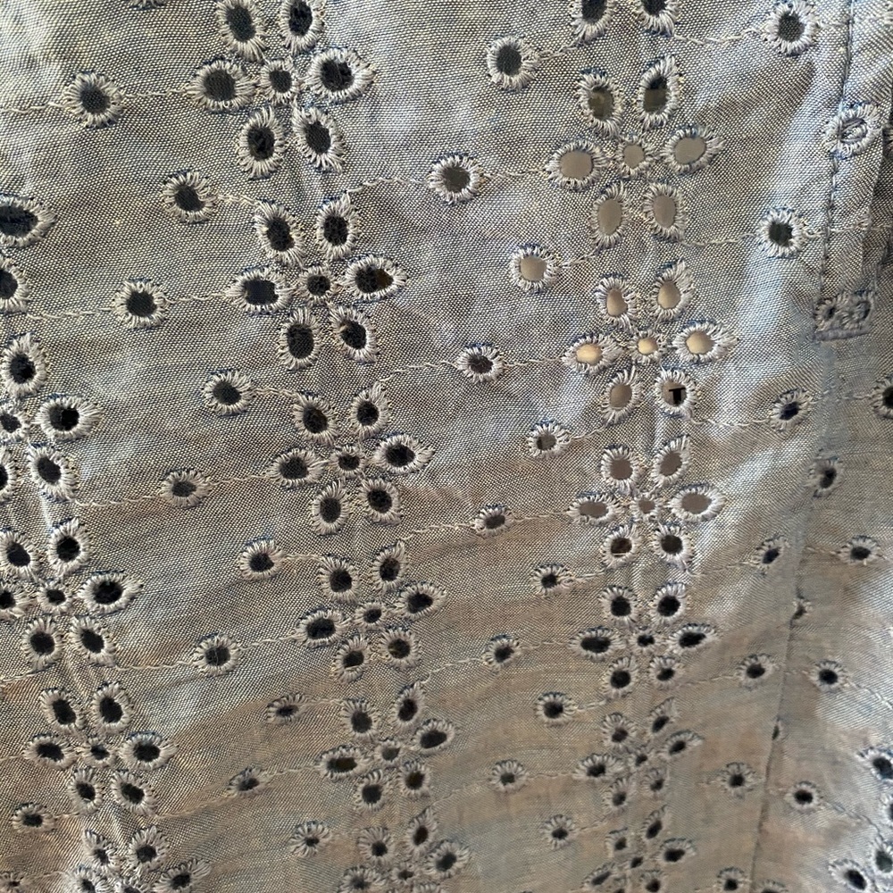 GAP Flutter Top - Picture 3 of 4